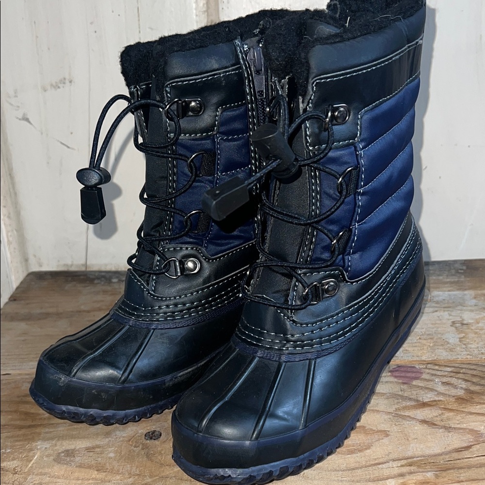 Size 1 Lands End Black and Blue Winter Snow Boots. I believe new. Steel shank